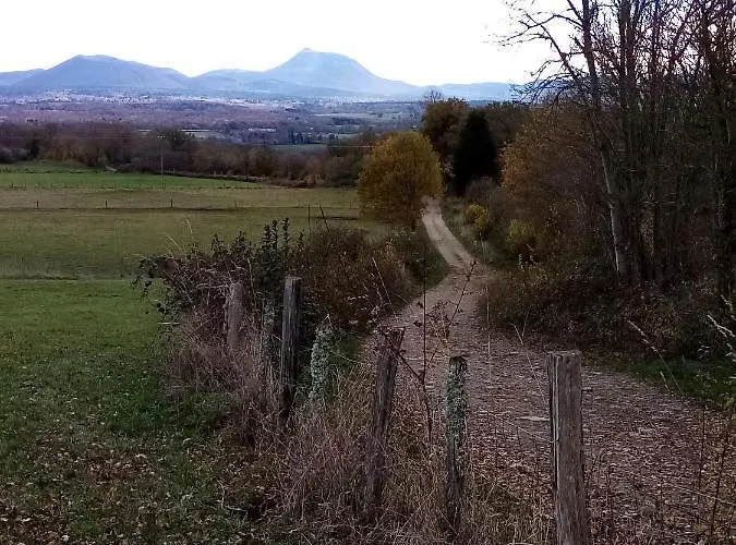 Gite Le Pre Du Roc Ferienhaus *